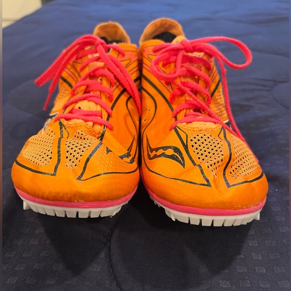 Gently Used Womens Track Running Shoes with Spikes Siz 9.5 Saucony Endorphin MD3 - Picture 4 of 10